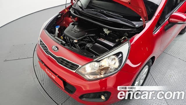 Kia All New Pride Luxury, 2013 6