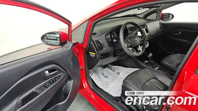 Kia All New Pride Luxury, 2013 10