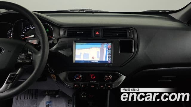 Kia All New Pride Luxury, 2013 18