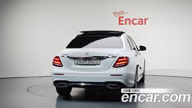 Mercedes-Benz E-класс W213 AMG Line, 2020 4