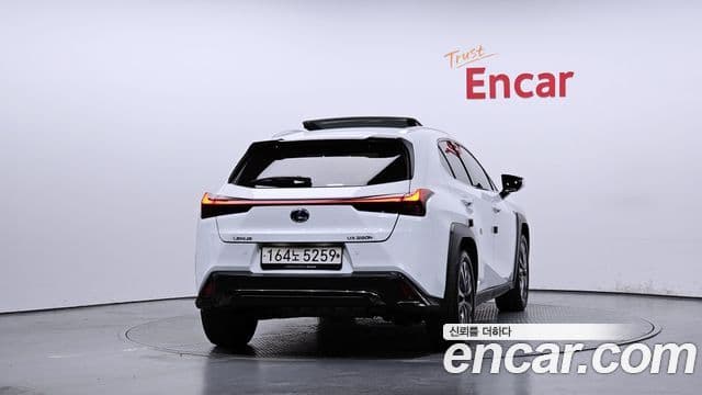 Lexus UX250h 2.0 F-Sport 2WD, 2022 4