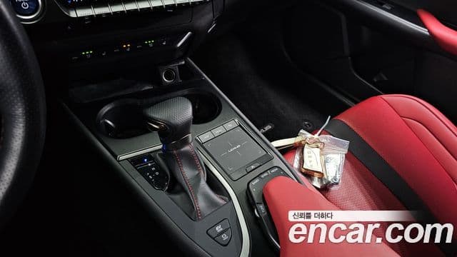 Lexus UX250h 2.0 F-Sport 2WD, 2022 9