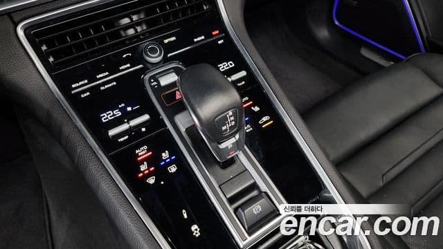 Porsche Panamera (971), 2019 9