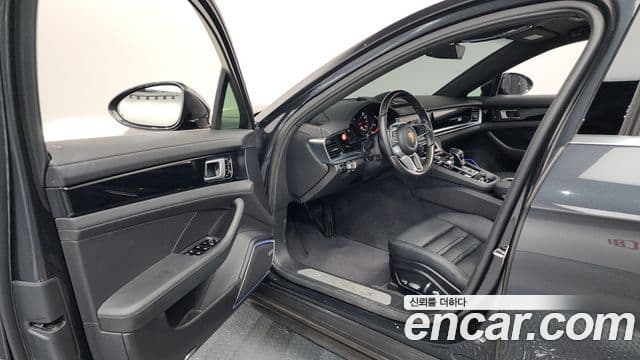 Porsche Panamera (971), 2019 10