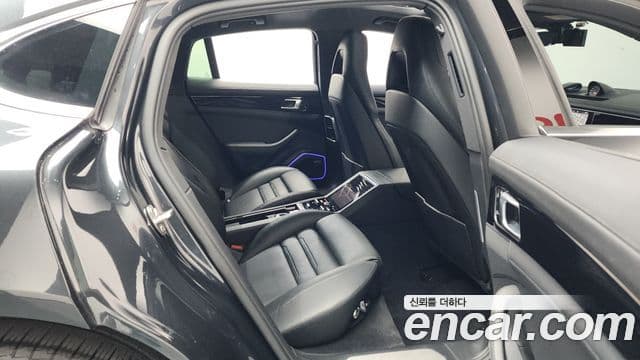 Porsche Panamera (971), 2019 12