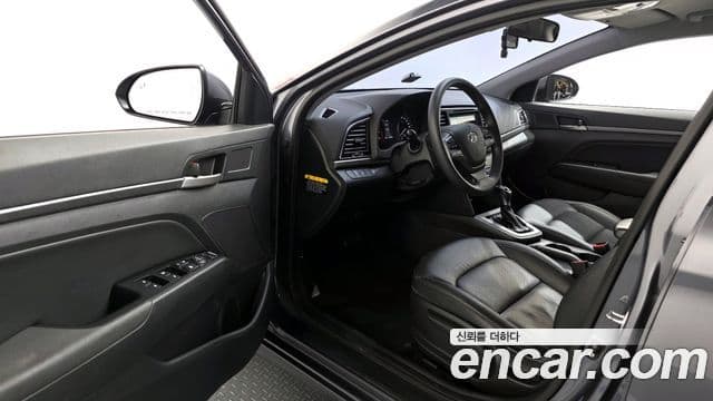 Hyundai Avante AD 1.6 GDI Value Plus, 2017 10