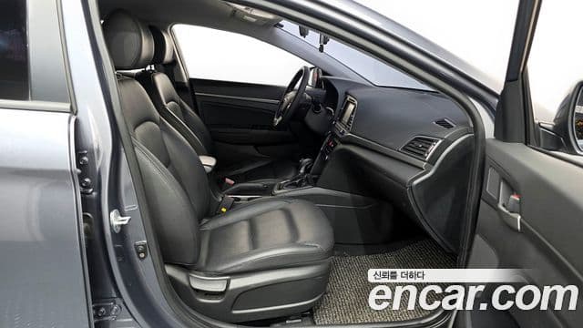 Hyundai Avante AD 1.6 GDI Value Plus, 2017 11