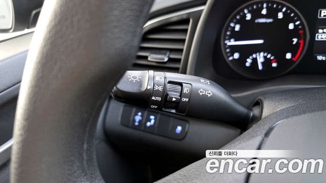 Hyundai Avante AD 1.6 GDI Value Plus, 2017 14