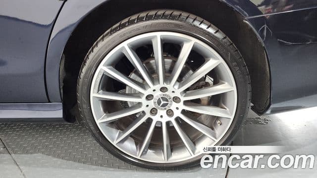 Mercedes-Benz E-класс W213 AMG Line, 2022 все фото