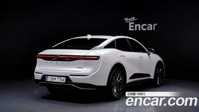 Toyota 크라운 кроссовер, 2023 2