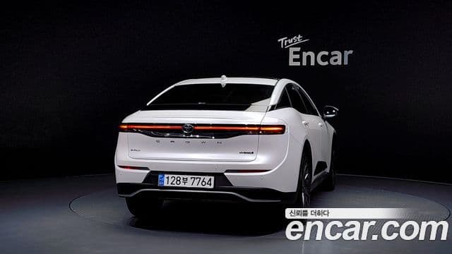 Toyota 크라운 кроссовер, 2023 4