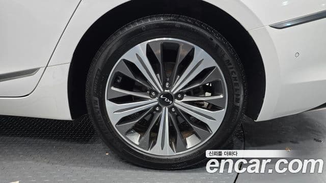 Kia K8 гибрид Signature, 2023 все фото