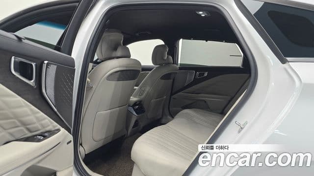 Kia K8 гибрид Signature, 2023 12