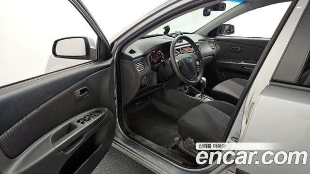 Kia Pride(новый кузов / новое поколение) 4DR 1.4 DOHC LX, 2007 10