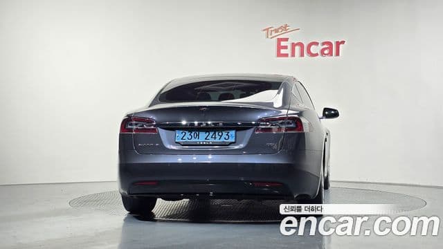 Tesla модель S, 2019 4