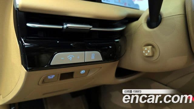 Genesis G80 (RG3) бензин 2.5 турбо AWD, 2025 14