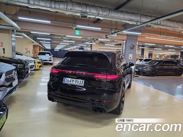 Porsche Cayenne (PO536), 2021 4