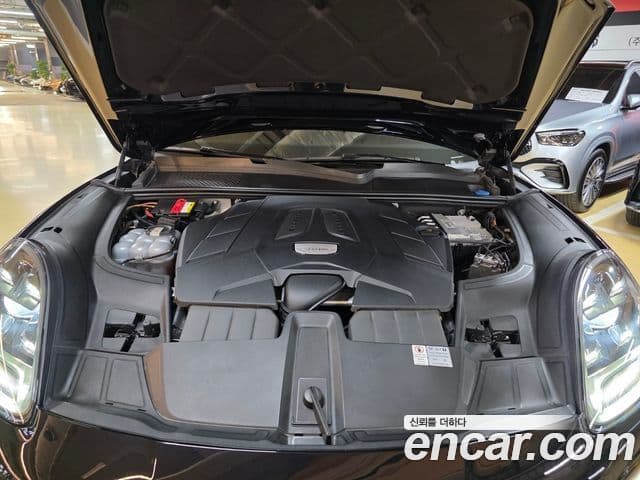 Porsche Cayenne (PO536), 2021 9