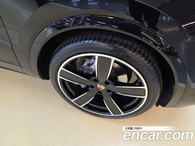 Porsche Cayenne (PO536), 2021 11