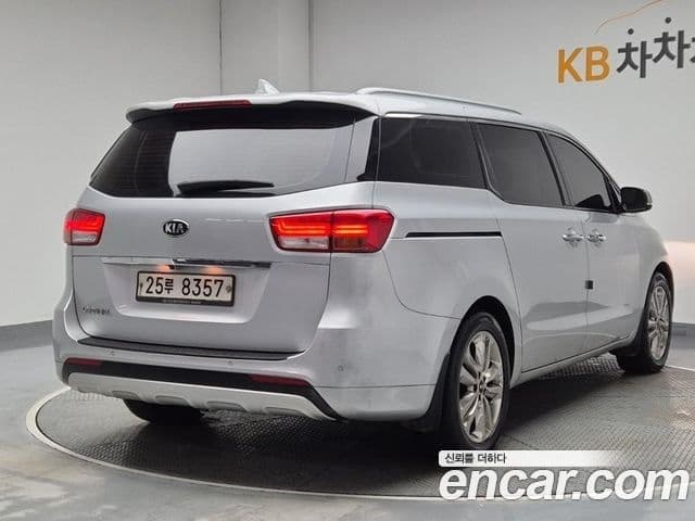 Kia All New Carnival Noblesse, 2015 3