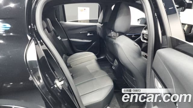 Peugeot e-208 2세대 GT, 2022 12