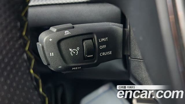 Peugeot e-208 2세대 GT, 2022 19