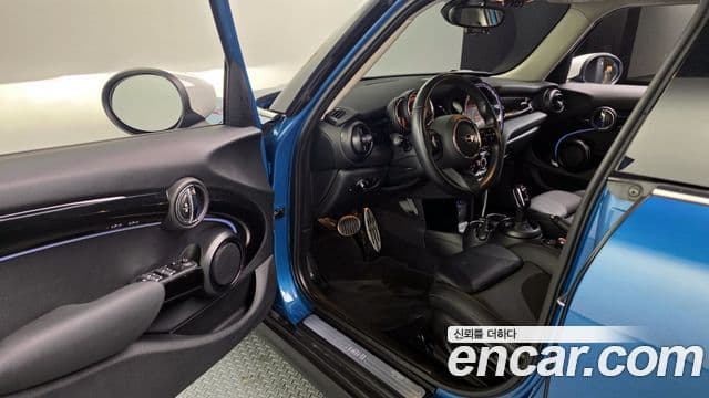 Mini Cooper 3세대, 2022 10