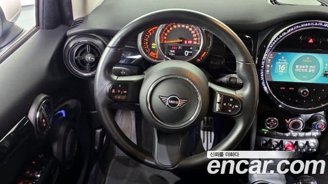 Mini Cooper 3세대, 2022 13