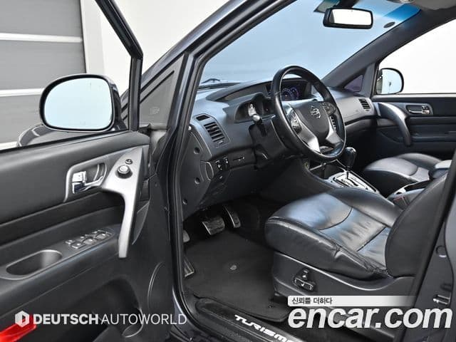 KG모빌리티(SsangYong) Korando 투리스모 4WD TX 9인승, 2017 11