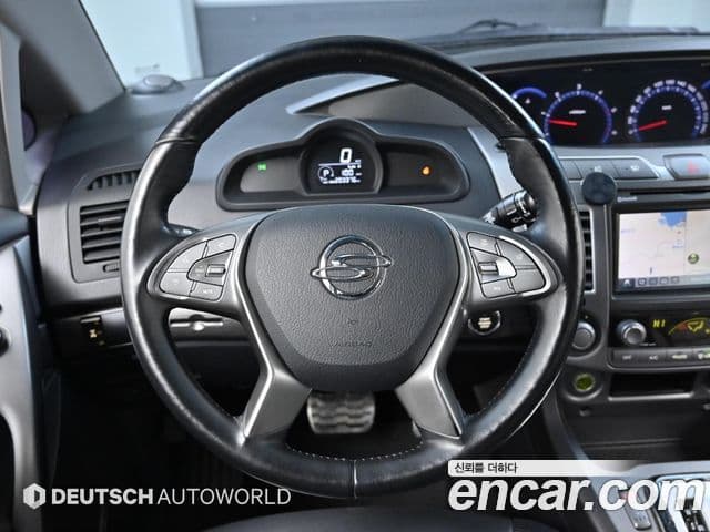 KG모빌리티(SsangYong) Korando 투리스모 4WD TX 9인승, 2017 13