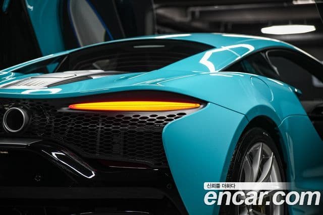 맥라렌 아투라 3.0 купе, 2023 4