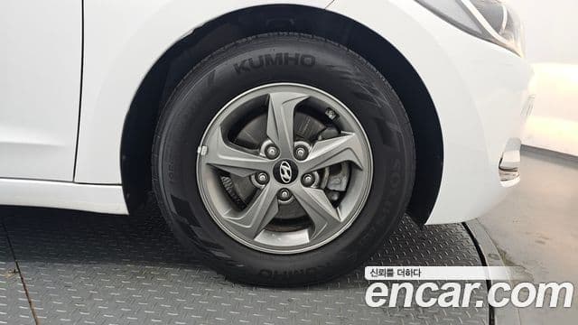 Hyundai Avante AD 1.6 GDI Smart, 2017 все фото