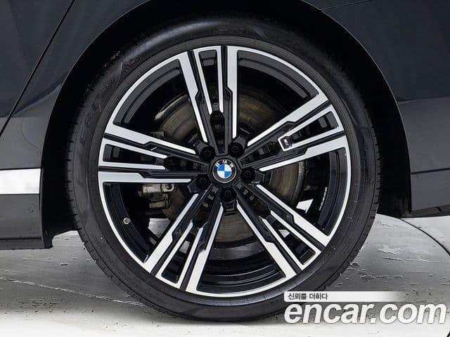 BMW i7 (G70) xDrive 60 M Sport, 2023 все фото