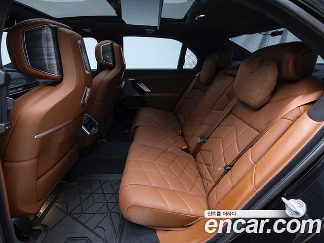 BMW i7 (G70) xDrive 60 M Sport, 2023 12