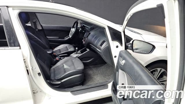 Kia K3 Trendy, 2015 12