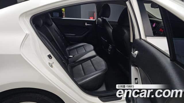 Kia K3 Trendy, 2015 12