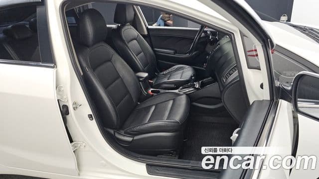 Kia K3 Trendy, 2015 13