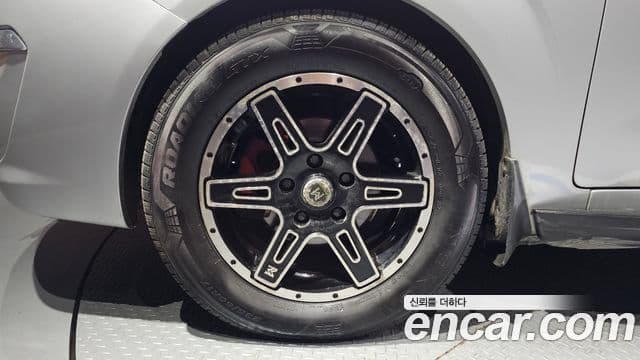 KG모빌리티(SsangYong) Korando 투리스모 4WD TX 9인승, 2016 все фото