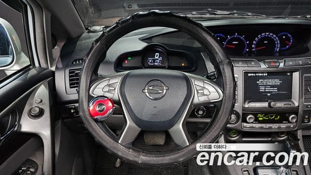 KG모빌리티(SsangYong) Korando 투리스모 4WD TX 9인승, 2016 13