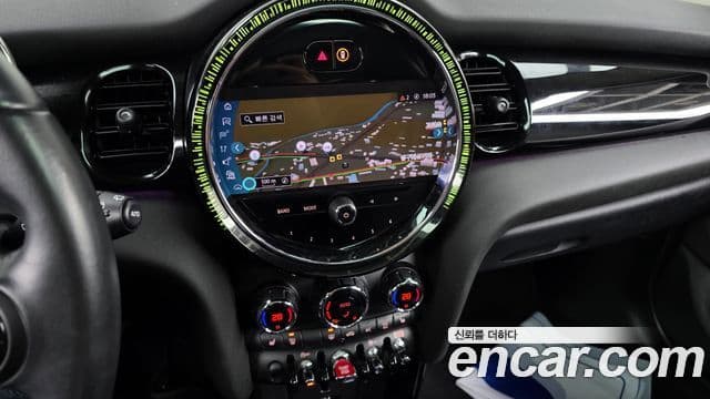 Mini Cooper 3세대, 2022 14