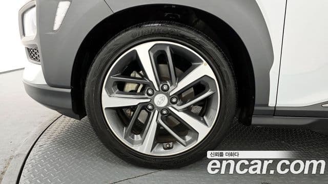 Hyundai Kona Modern Art, 2018 все фото