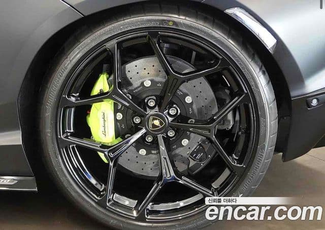 Lamborghini 레부엘토, 2025 9