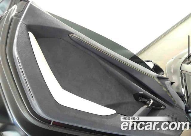 Lamborghini 레부엘토, 2025 11