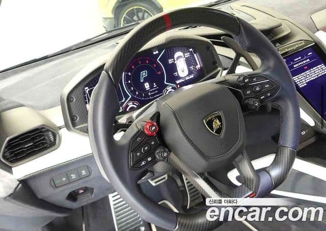 Lamborghini 레부엘토, 2025 13