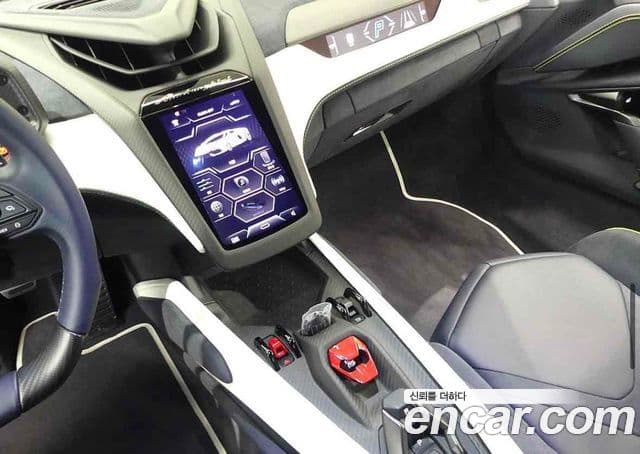 Lamborghini 레부엘토, 2025 17