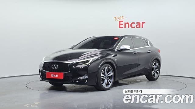 Infiniti Q30 2.0 Exclusive City чёрный, 2017 1