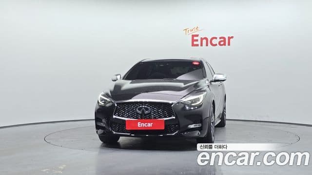 Infiniti Q30 2.0 Exclusive City чёрный, 2017 3