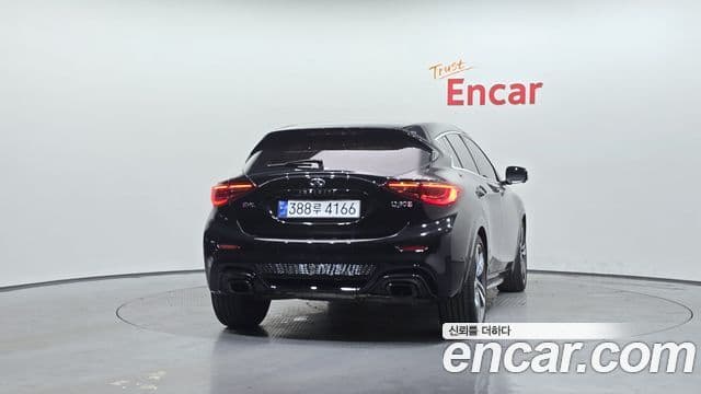 Infiniti Q30 2.0 Exclusive City чёрный, 2017 4