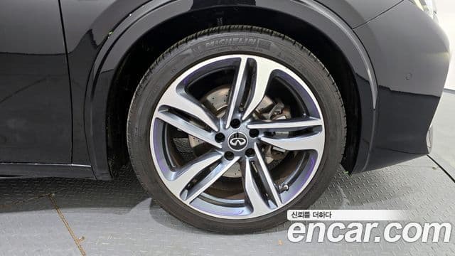 Infiniti Q30 2.0 Exclusive City чёрный, 2017 все фото