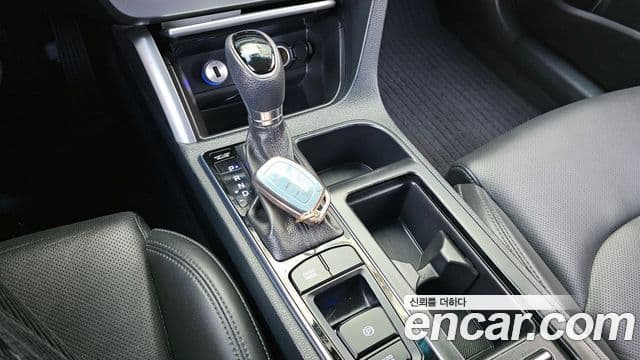 Hyundai LF Sonata Special, 2017 9